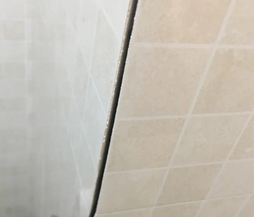 防城港瓷砖空鼓维修公司分享阳台瓷砖脱落的修复过程可以分为以下几个步骤
